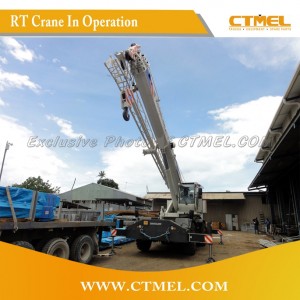 RT Crane  in operation